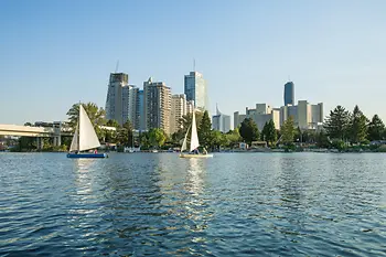 Яхта на Старом Дунае