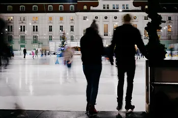Ice skating in the sunshine 